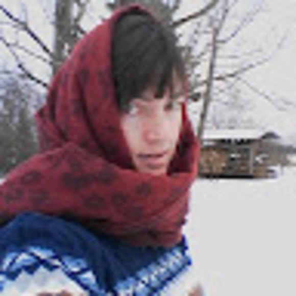 Meet your Posher, Caroline - Picture 1 of 1